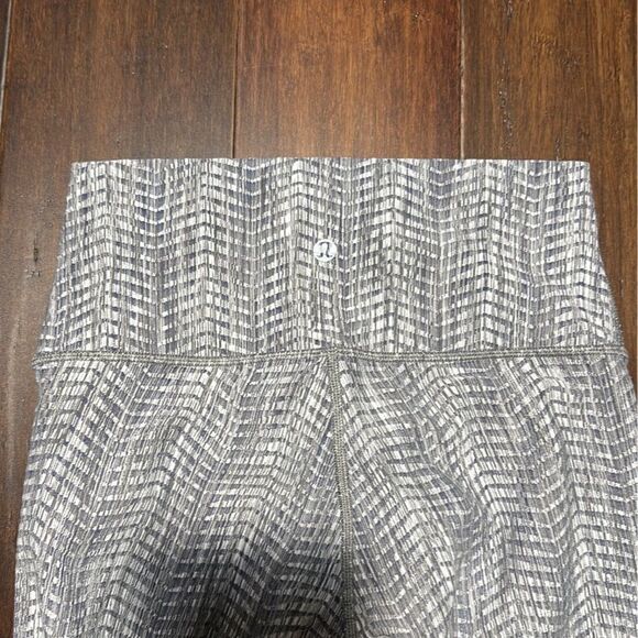 Lululemon Ladies Leggings - Picture 6 of 7
